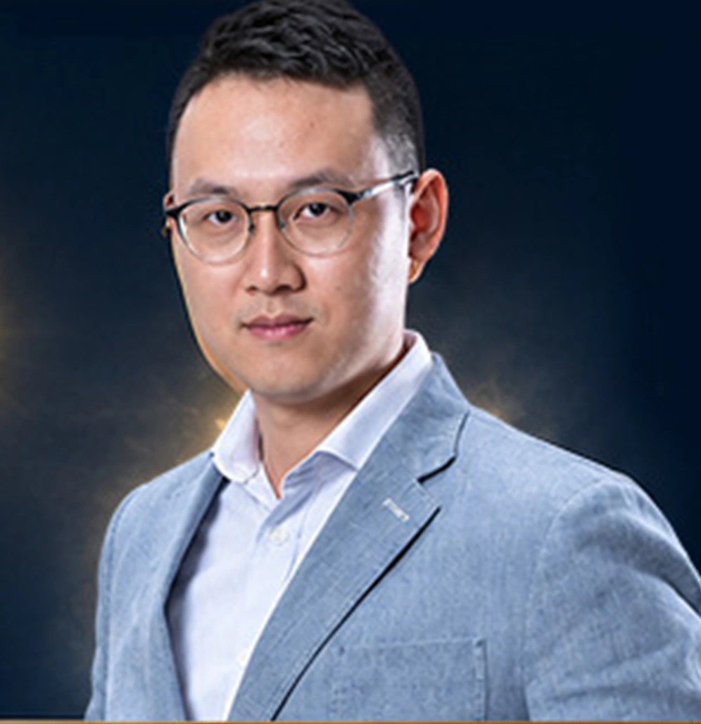 特邀讲员黄育仁牧师 Rev. Joseph Wong,原海报肖像